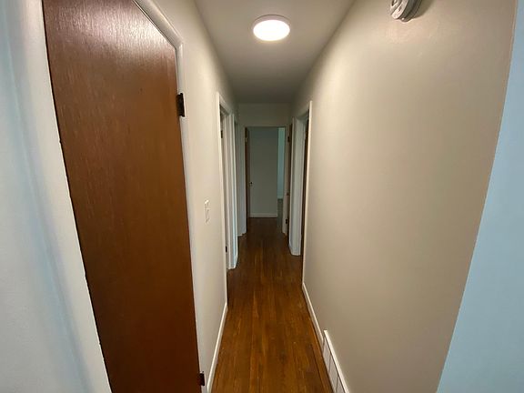 5th image of 333 Granville St