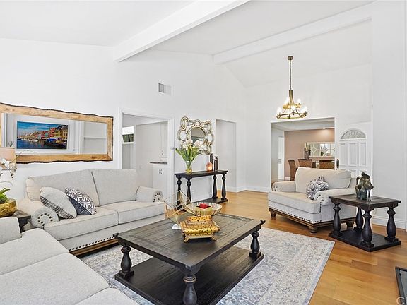3rd image of 28 Shoal Dr