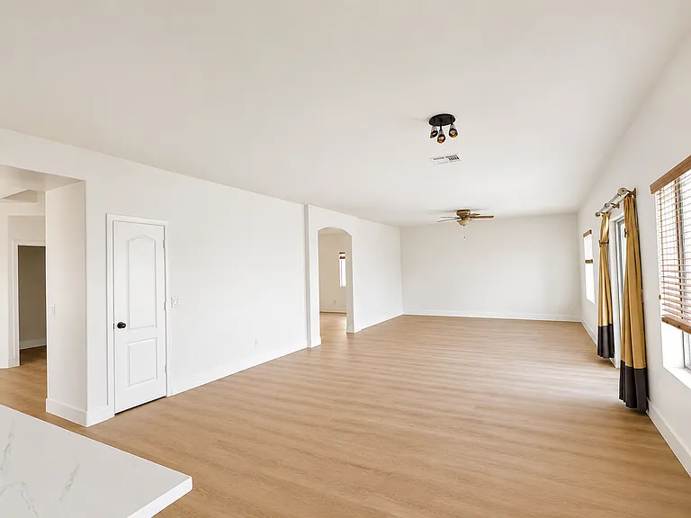 9541 W Frank Ave — Photo 19