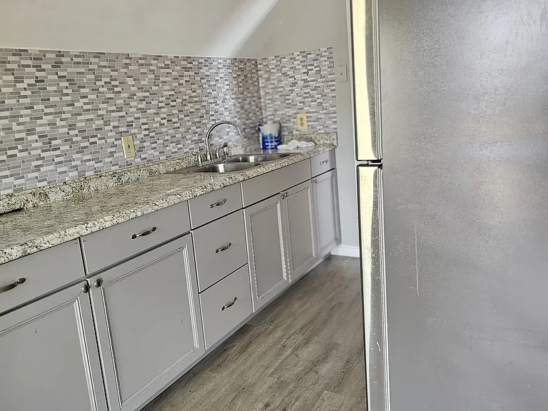 759 Grove St #3 — Photo 5