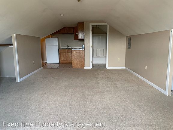 5th image of 836 N Sprigg St APT 6