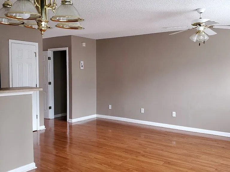 7247 Georges Way — Photo 14