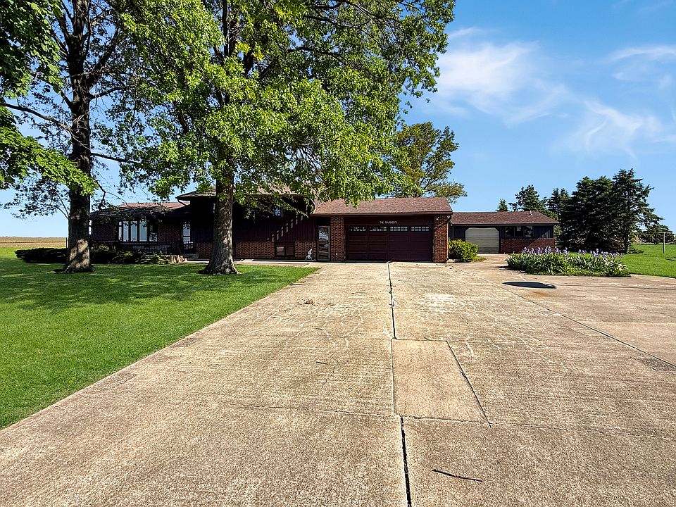1st image of 2052 County Road 3000 N