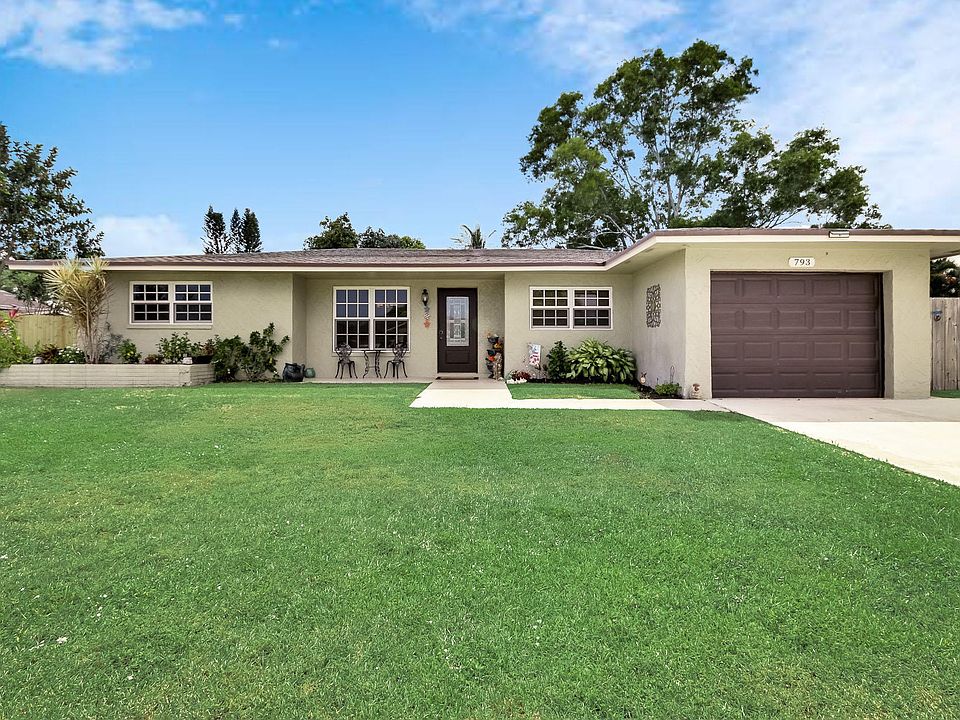 1st image of 793 Lilac Dr