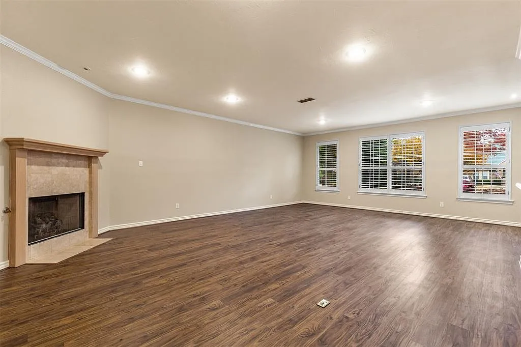 3 bed, 2018 sqft, $2,500 — Photo 4