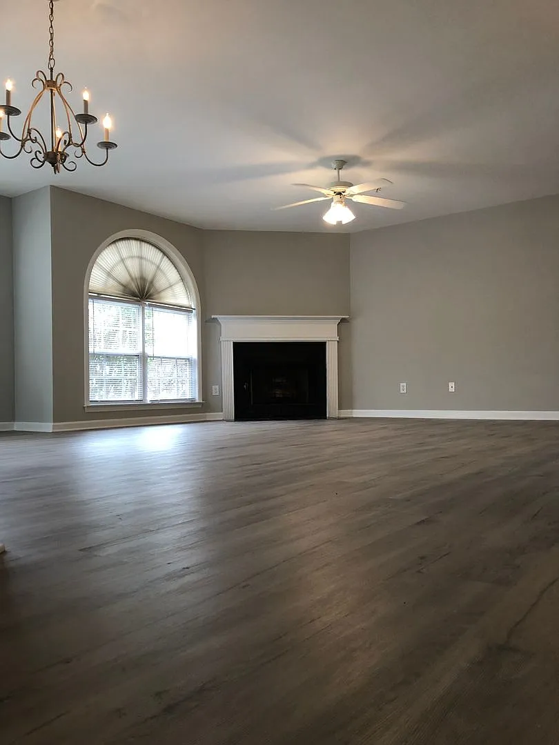 Beautiful, Maintenance Free Main Level Condominium in Ivy Glen! — Photo 4
