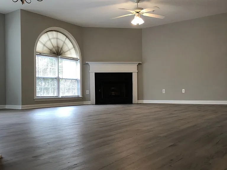 211 Ivy Glen Ct — Photo 4