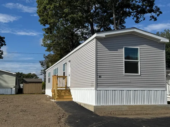 48 Mayflower Ave, Taunton, MA 02780