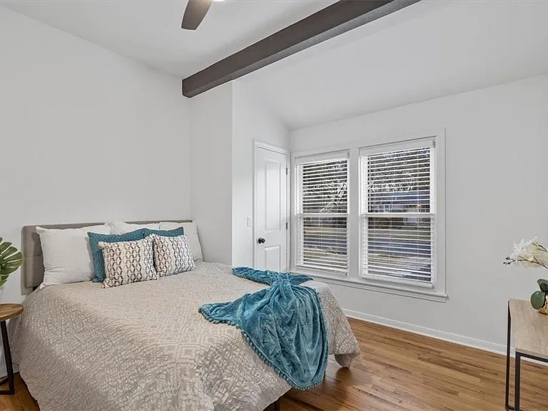 1904 Romeria Dr — Photo 17