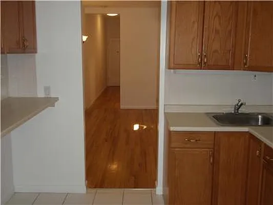 Rented by Metropolis Real Estate of Manhattan | media 3