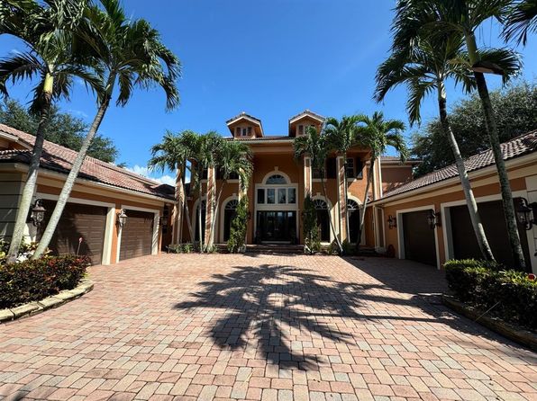 12481 N Stonebrook Cir