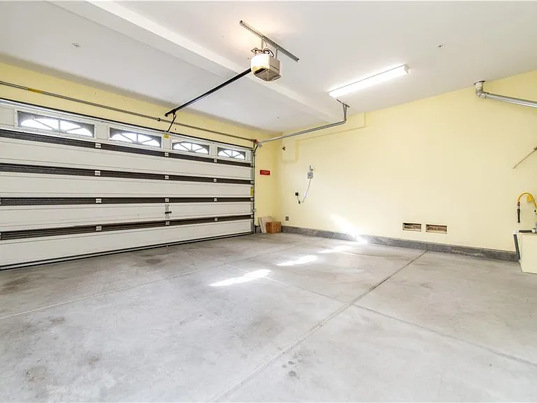 7271 Enclave Dr — Photo 23