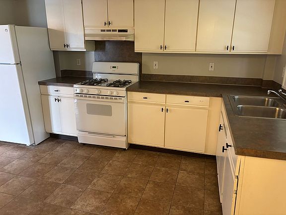 2nd image of 653 Lovett Ave SE