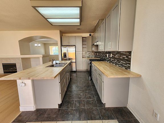 3rd image of 1823 Van Gogh Ln