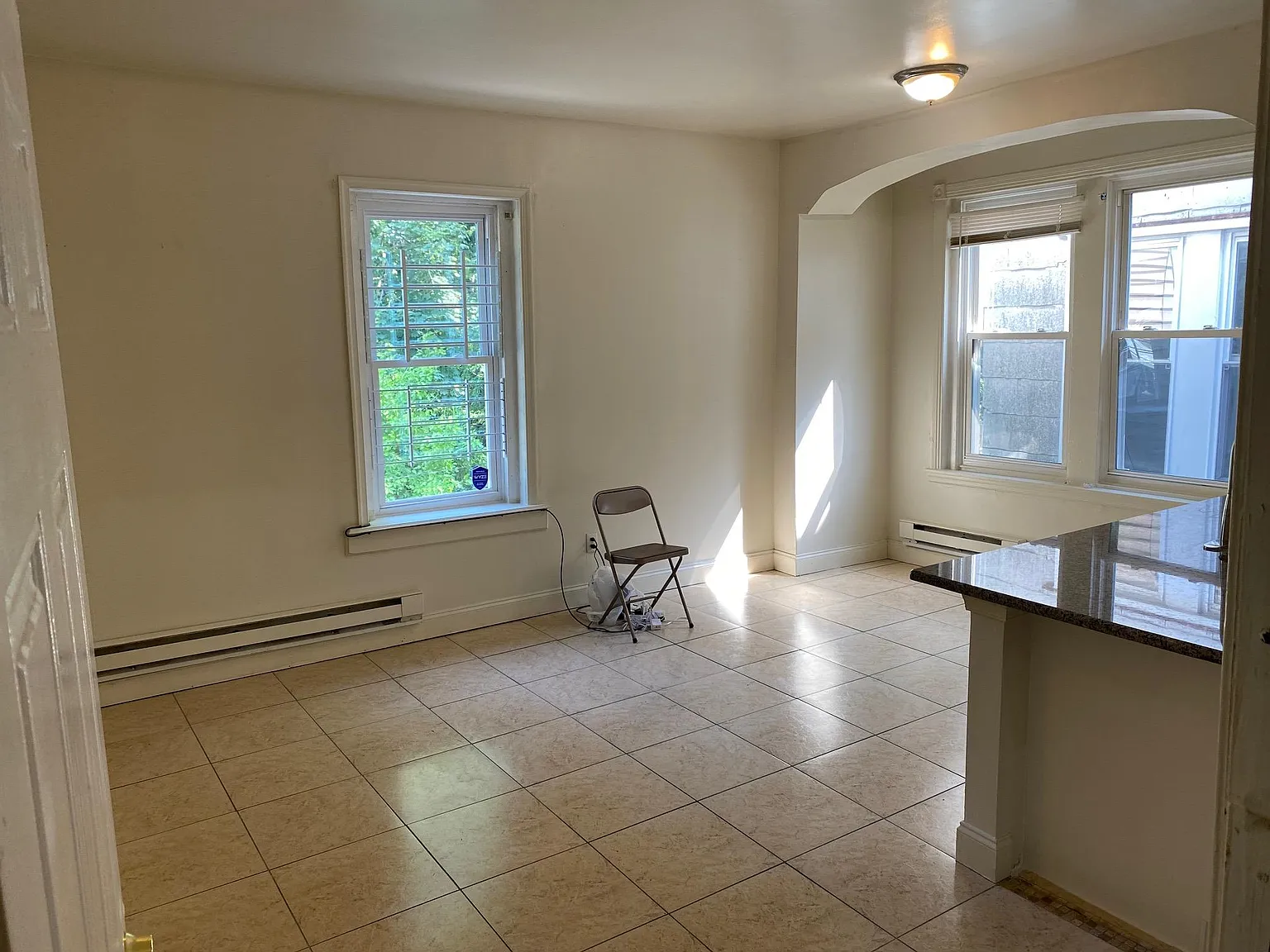 2-170 Manheim St — Photo 3