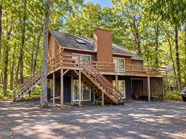 102 Corral Ln, Lords Valley, PA 18428