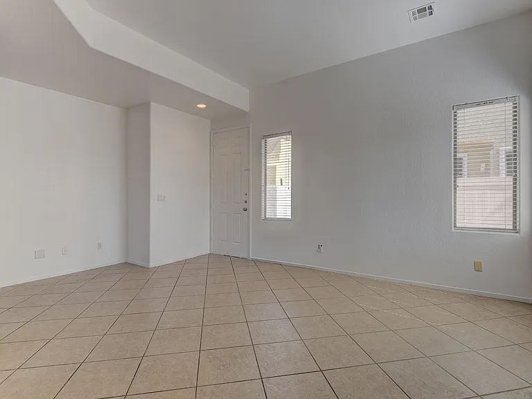 5536 Overlook Valley St — Photo 6