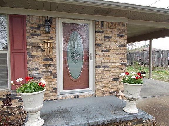 4th image of 1090 Dogwood Dr