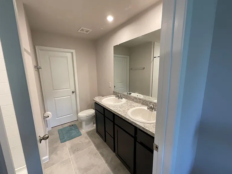 5889 Creekside Crossing Dr — Photo 7