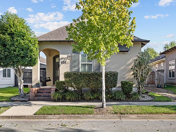 3rd image of 102 Deysbrook Ln