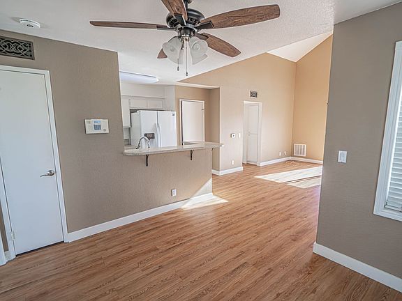 3rd image of 24401 Valle Del Oro Unit 204