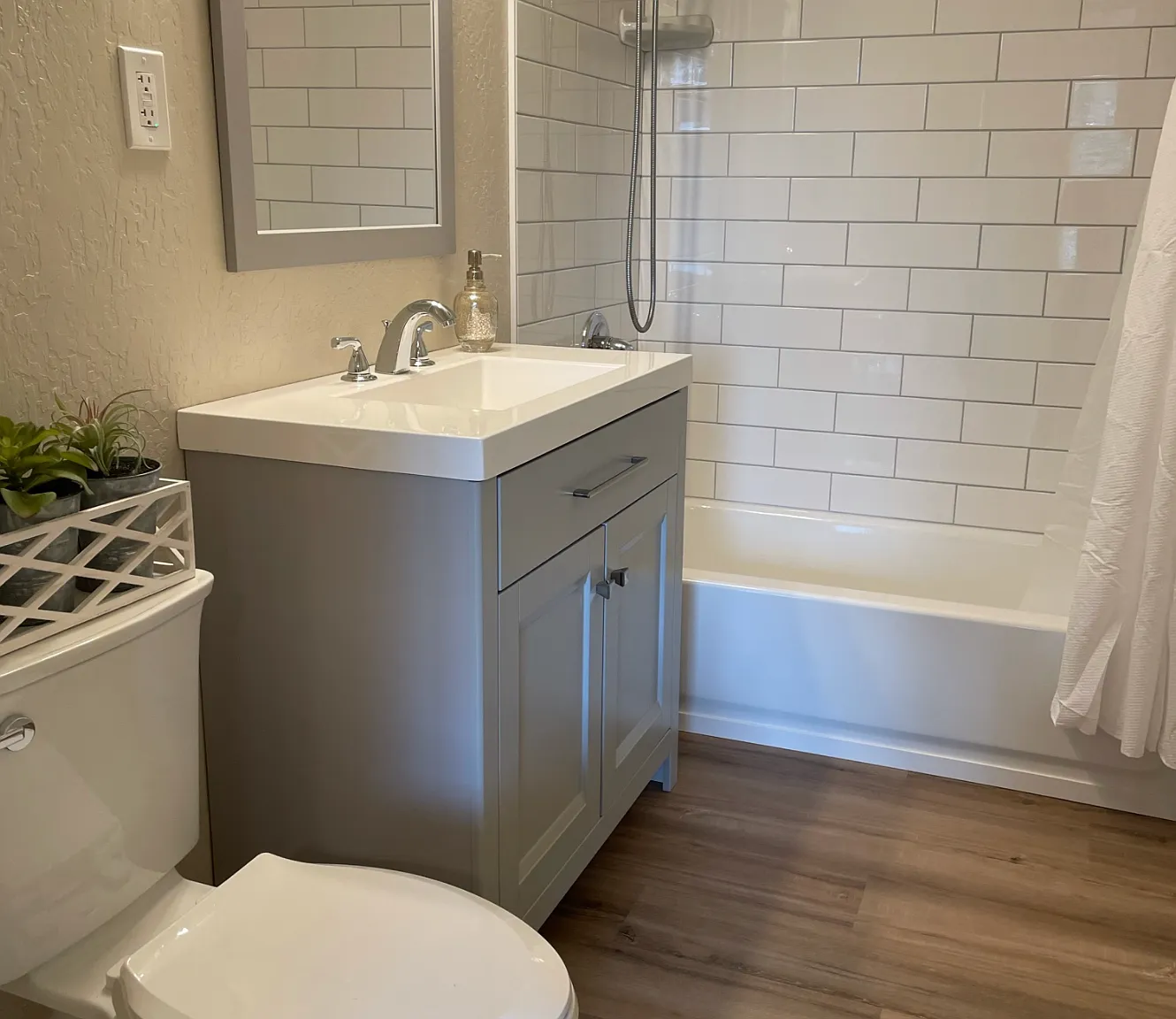 2 bed, 800 sqft, $2,000 — Photo 4