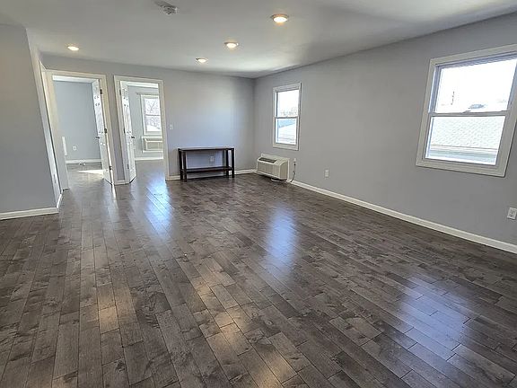 4th image of 76-78 Winthrop St #6D