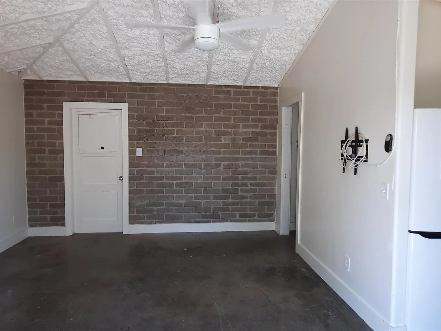 1804 W Roma - Guest House — Photo 4