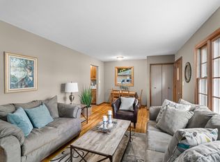 340 Greenway Ave N, Oakdale, MN 55128