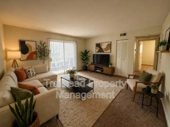 5811 Maple St APT 11, Mission, KS 66202