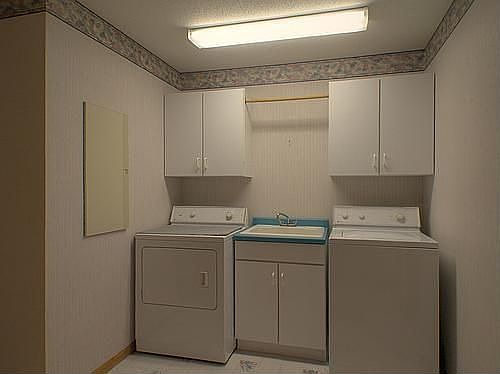 2nd image of 1071 Lauderdale Pl N