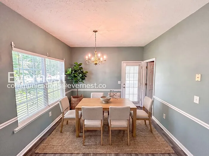 3 bed, 2.5 bath, 2135 sqft, $2,245 — Photo 3