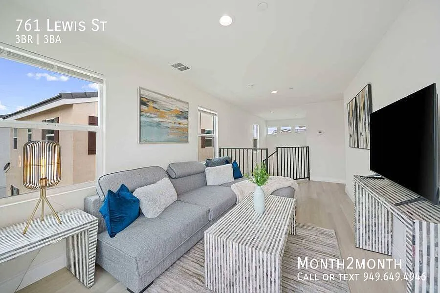 Sunset Stay on Lewis St — Photo 4