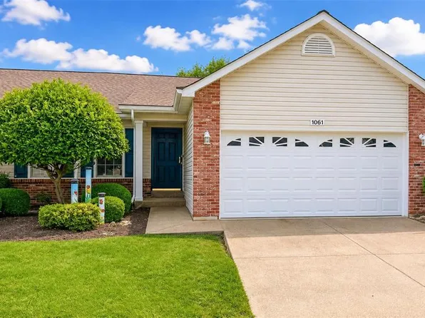 1061 Silo Bend Dr, Wentzville, MO 63385