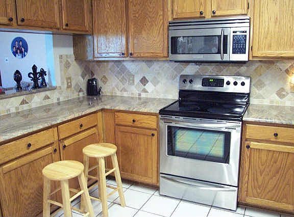 4th image of 5921 Hillglen Dr