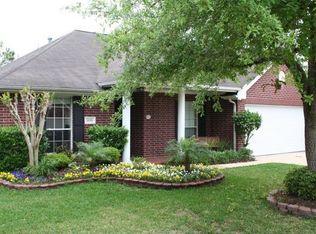 1030 S Wellsford Dr, Pearland, TX 77584