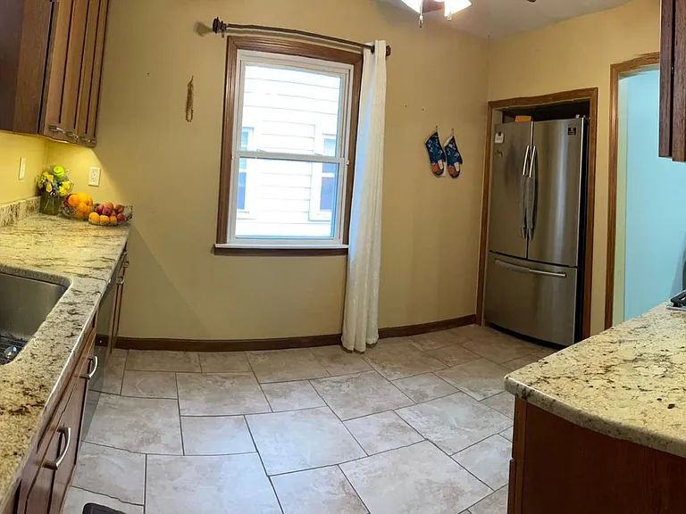 7514 N Silvery Ln — Photo 10