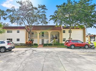 356 Lake Frances Dr, West Palm Beach, FL 33411