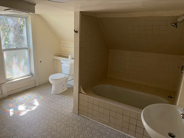 302 E Briggs Ave #1 — Photo 6