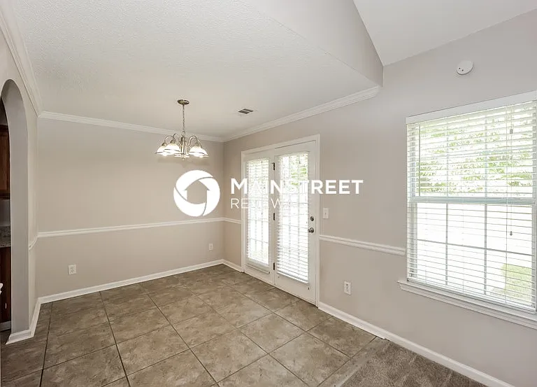 714 Rosewood Cir — Photo 6
