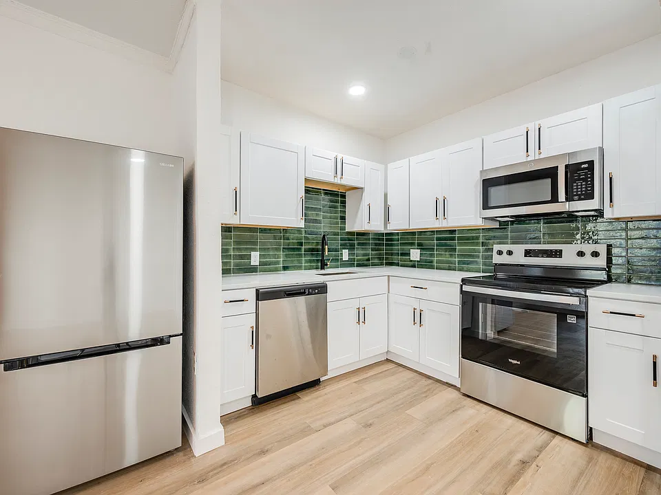 4330 Bowser Ave #208