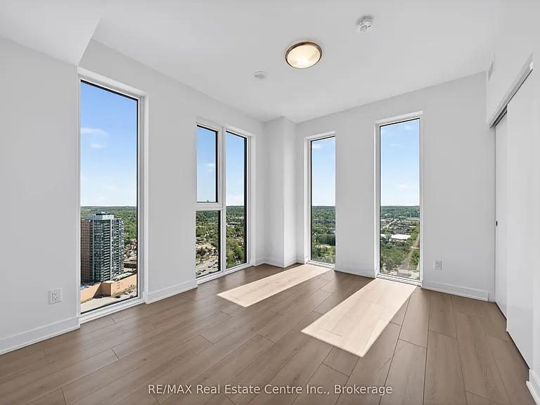 25 Wellington St S #3103 — Photo 14