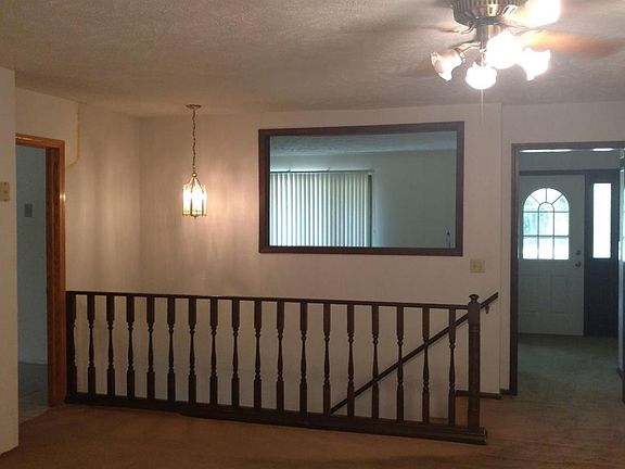 3rd image of 205 N Bowen Dr