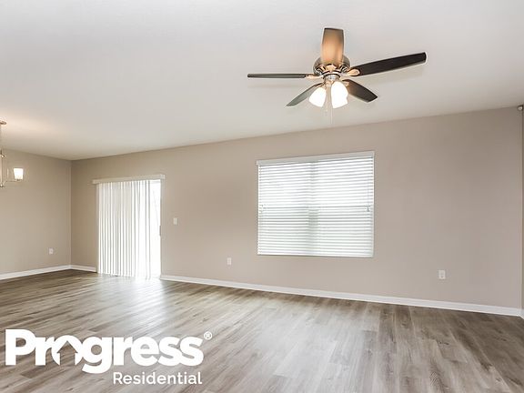 4th image of 11179 Leland Groves Dr