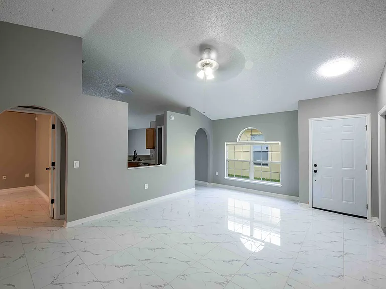 6920 Playpark Trl — Photo 17