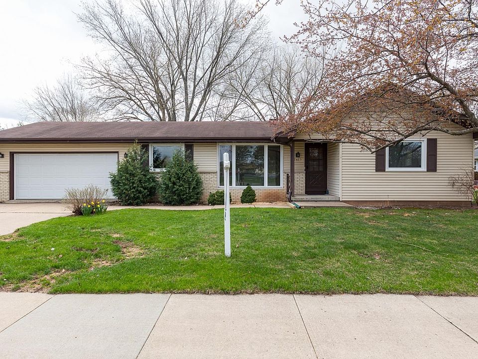West side 3 bedroom Ranch!