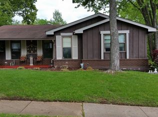 5794 Flaming Leaf Ct, Saint Louis, MO 63129