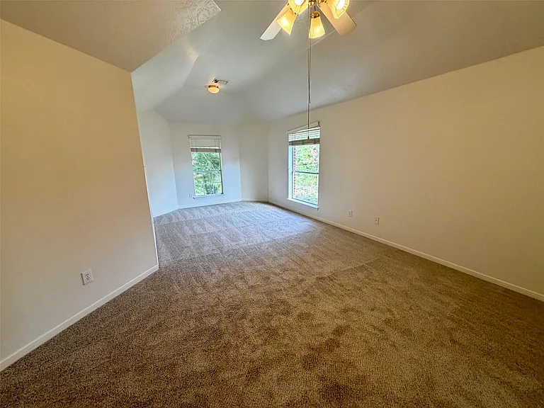 2317 Orleans Ln — Photo 22