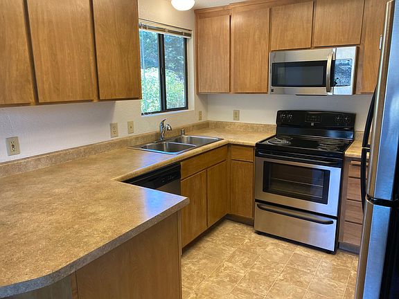 3rd image of 9995 El Dorado Way
