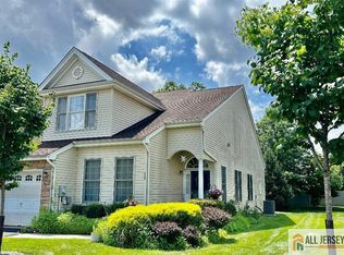 99 Saratoga Ct, Somerset, NJ 08873